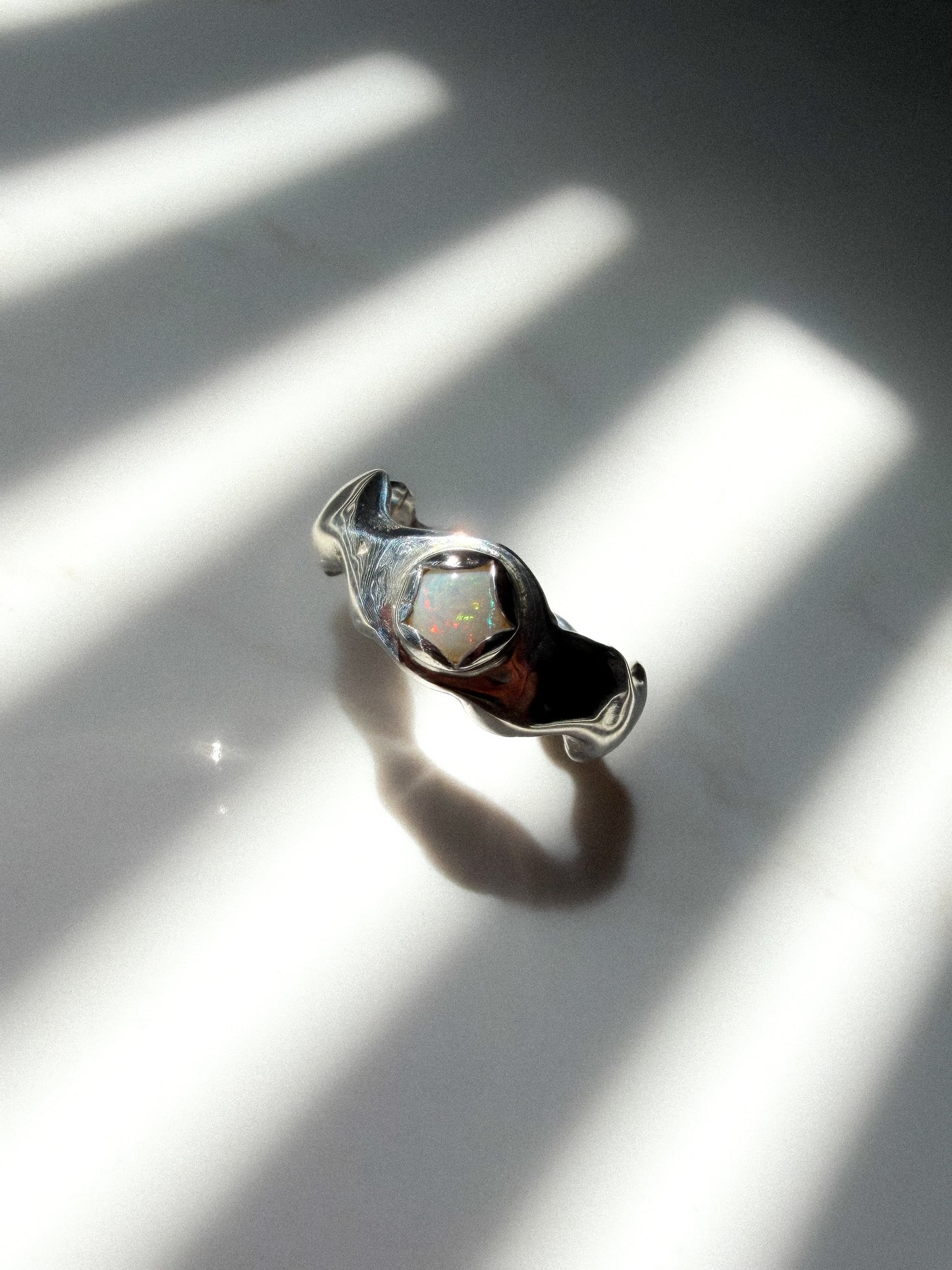 Aunty Lindsay Wavy Ring